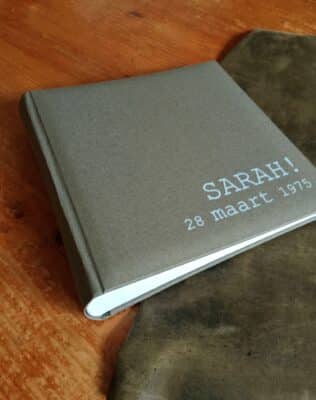 Fotoalbum Medium - Linnen cover (personaliseer zelf) linnen fotoboek met naam op kaft foto's zelf inplakken