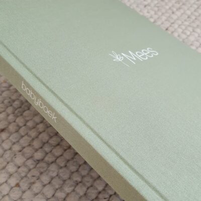 Linnen baby invulboek met naam baby's eerste jaar boek